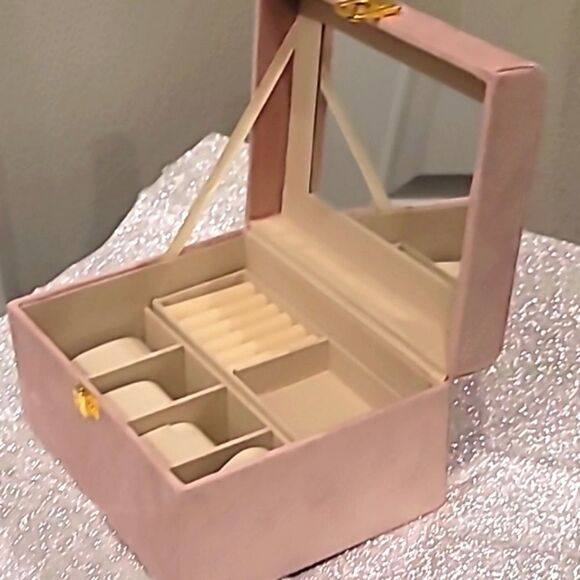 At Home Pink Velvet Jewelry/Watch Organization Box w/Handle - Picture 9 of 10